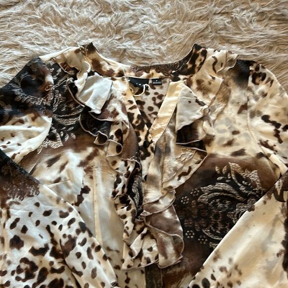 NWOT Tribal polyester cheetah print,‎ white, black and brown ruffled blouse - Picture 2 of 5
